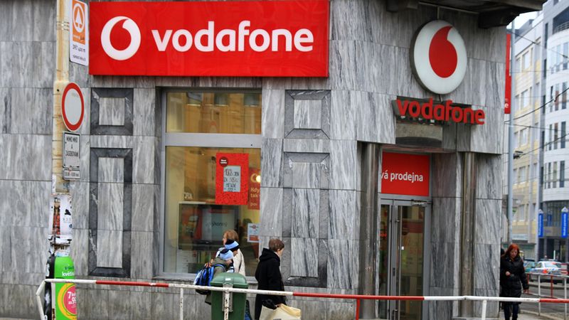 Lidé si u Vodafonu za mobilní služby připlatí